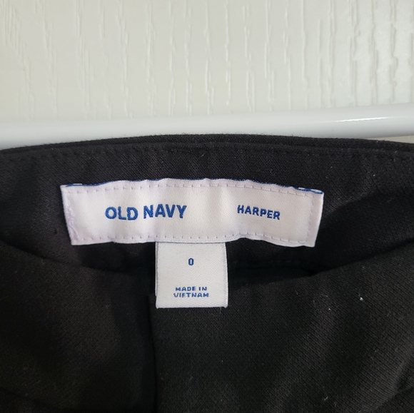 Harper Old Navy - Picture 2 of 5